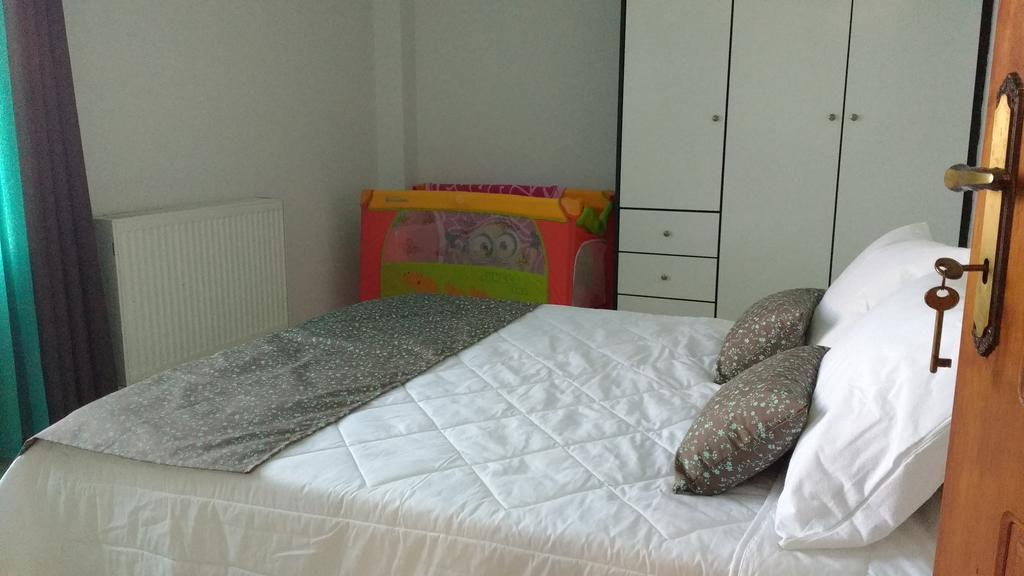 Vazeos Apartments Karterádos Eksteriør billede