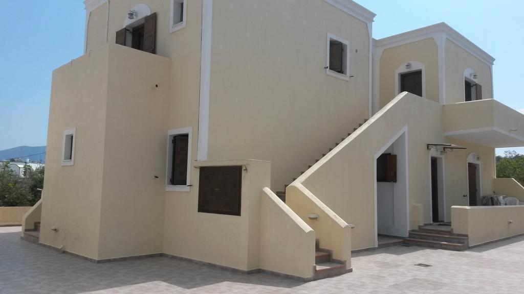 Vazeos Apartments Karterádos Eksteriør billede
